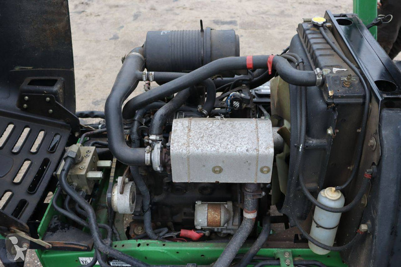 Zelené plochy John Deere 7500 PC FM