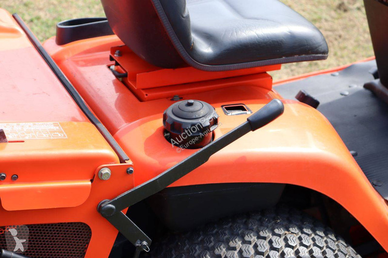 Zonas verdes Kubota GR2100-II