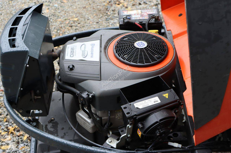 Zonas verdes Husqvarna R422Ts AWD