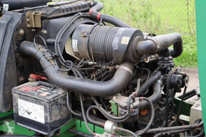 Zelené plochy John Deere 7500 PC FM