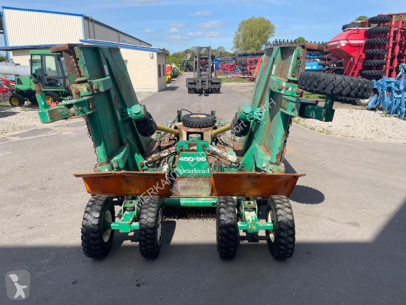 Zonas verdes jardins Spearhead  Multicut 450