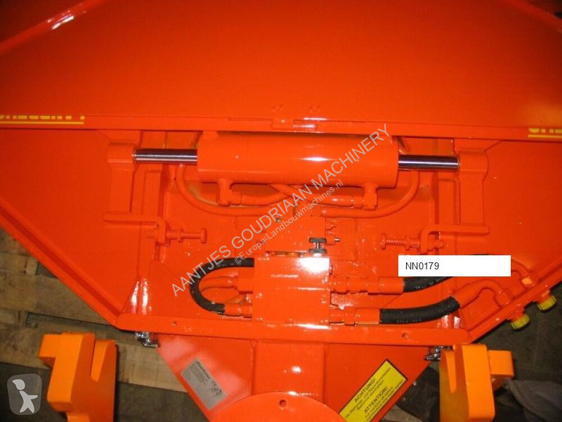 Taille-haie landscaping equipment