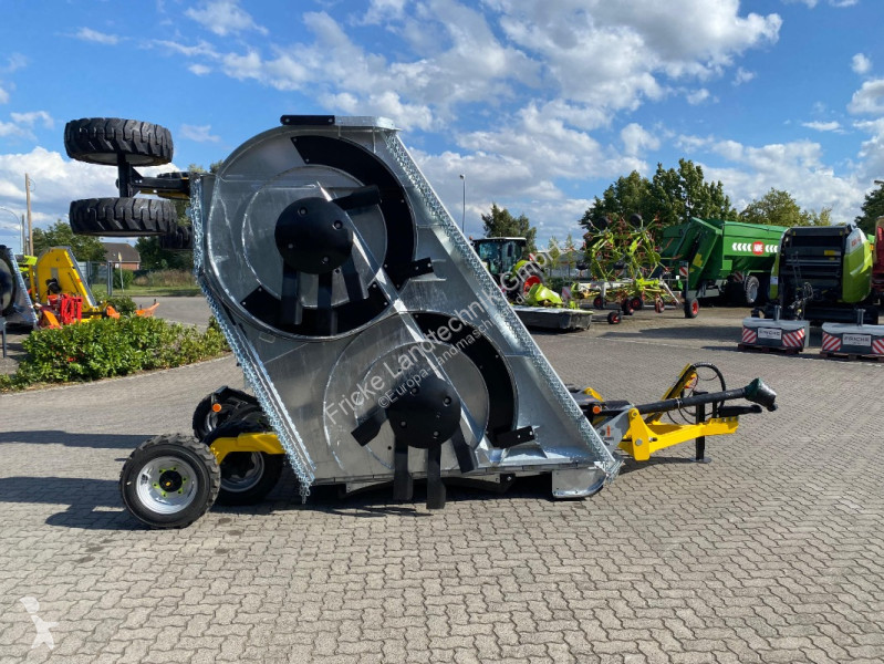 Grönområden Bednar-Strom  Mulcher MM 7000