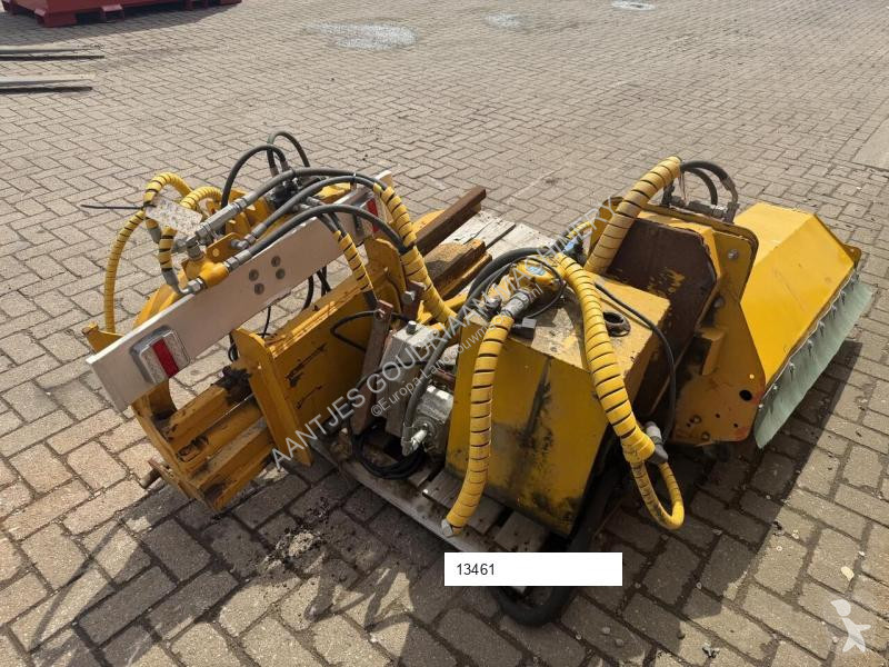 Faucheuse d'accotement landscaping equipment