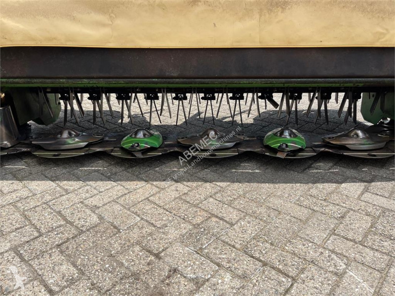 Zonas verdes jardins Krone EC 320 CV Float