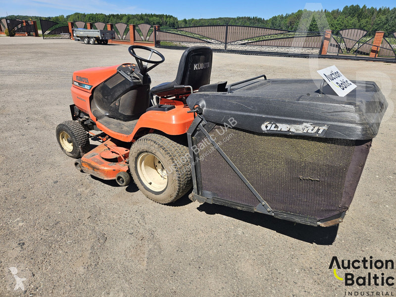 Zonas verdes jardins Kubota RCK48G18