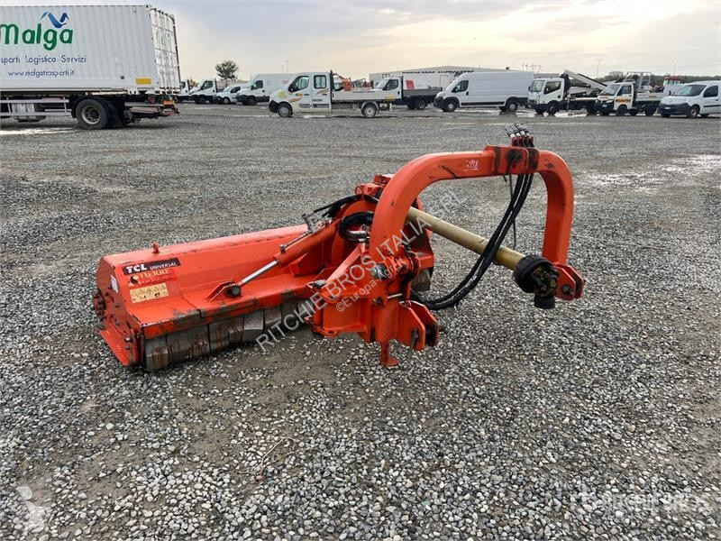Zonas verdes jardins Tierre TCL 180 Flail Mower