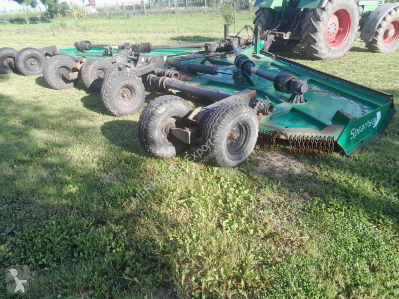 Zonas verdes Spearhead  Multicut 820R