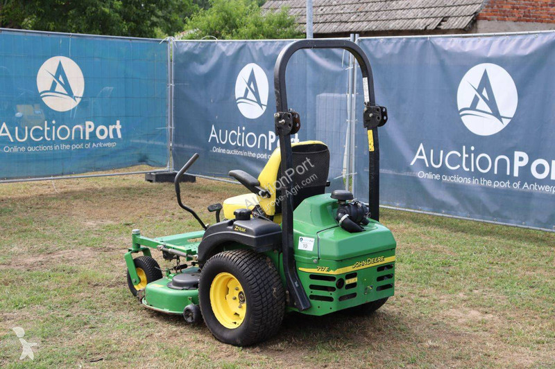 Zonas verdes John Deere ZTRAK 717E