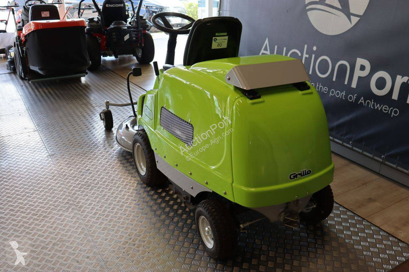 Zonas verdes Grillo FD 220R