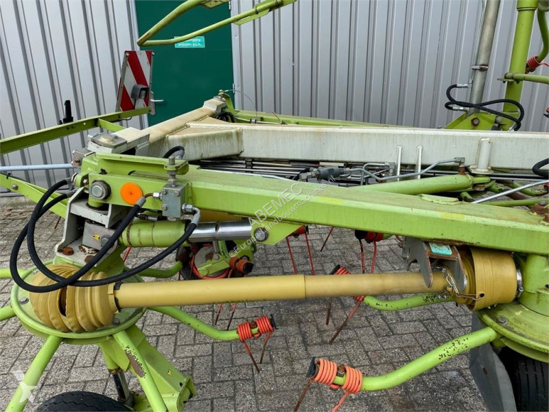 Zonas verdes jardins Claas volto 1050T