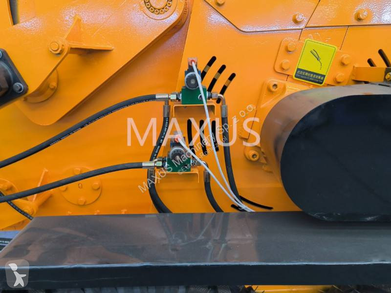 Espaces verts Bandit Rębak MAXUS 320 KM 8000kg/h