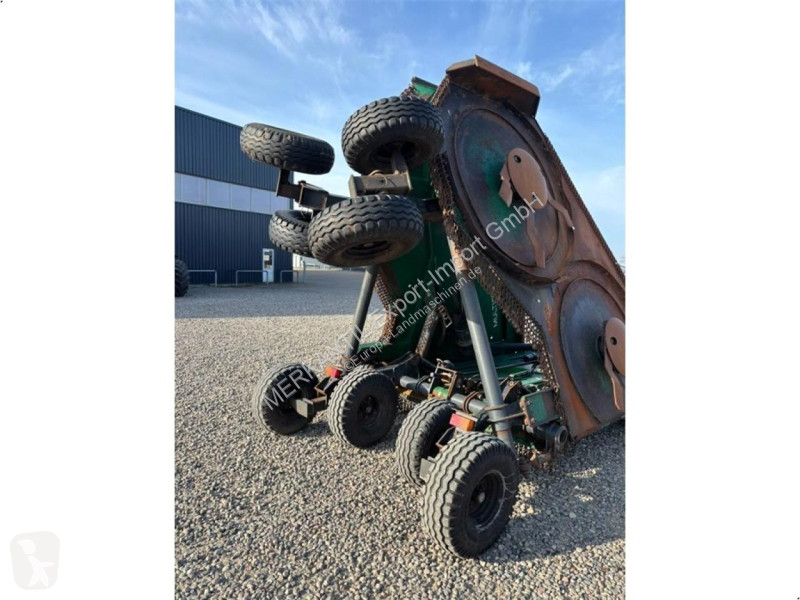 Zonas verdes jardins Spearhead  MultiCut 820