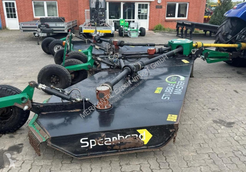 Zonas verdes jardins Spearhead  Stubble Master 730