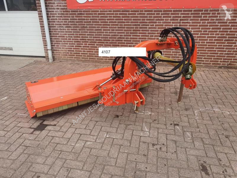 AGF 200 Verstekklepelmaaier landscaping equipment