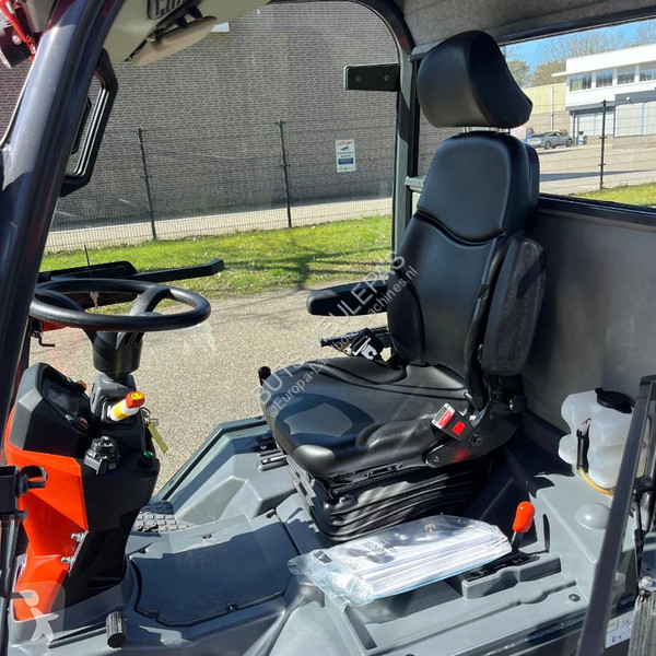 Kubota F391 landscaping equipment