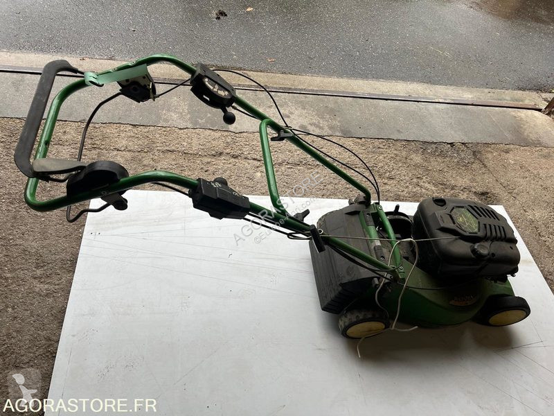 Zonas verdes John Deere R47VB