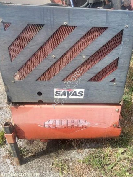 Espaces verts Kuhn HE 4951 P