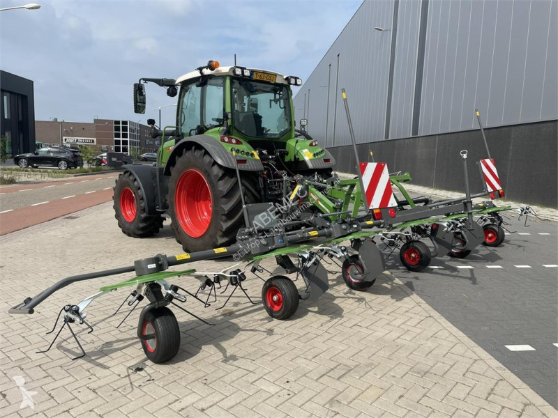 Kosenie lúk a sušenie sena Fendt Lotus 770