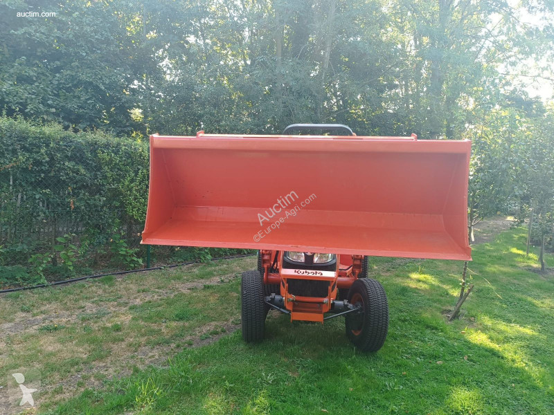 Kubota l1-382 tractor