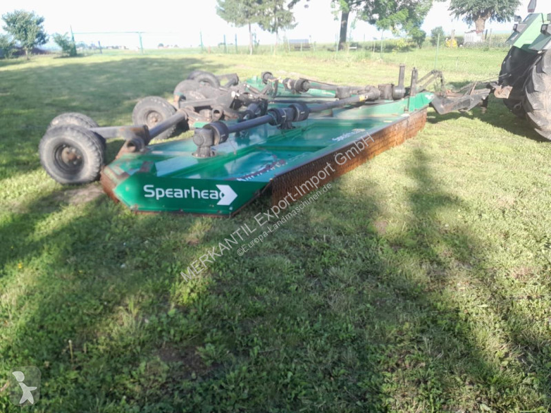 Zonas verdes Spearhead  Multicut 820R