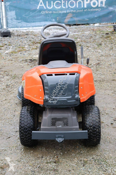 Zonas verdes Husqvarna R216 AWD