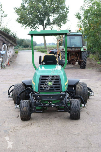 Zelené plochy John Deere 7500 PC FM