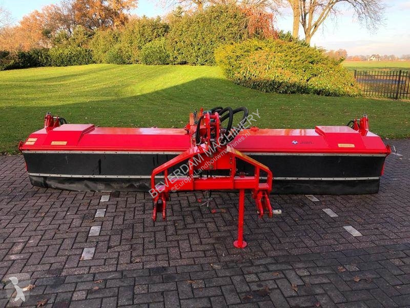 Zonas verdes jardins Dücker SFK 4500 veegmachine