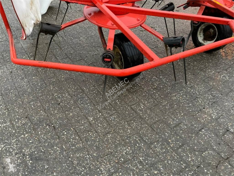 Zonas verdes Kuhn GF 13002