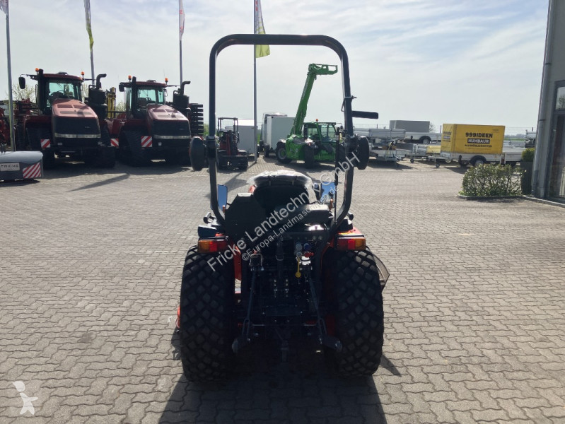 Zonas verdes jardins Kubota  LX 351