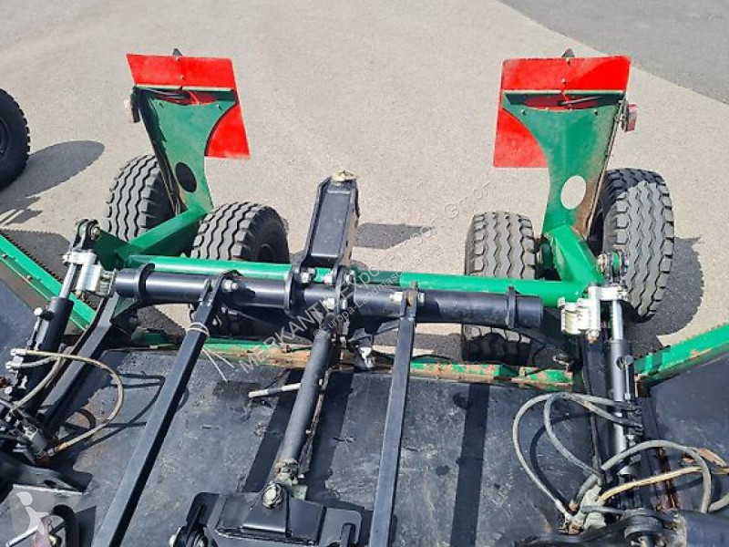Zonas verdes jardins Spearhead  Stubble Master 730