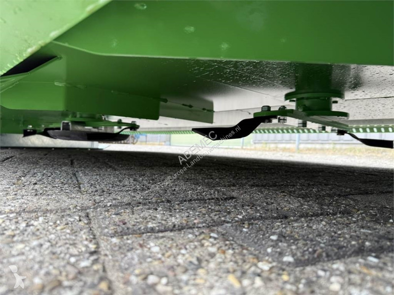 Zonas verdes jardins Joskin TR 270 C3