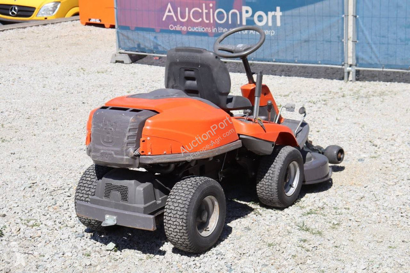 Espaces verts Husqvarna R214TC