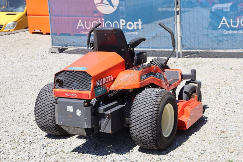 Zonas verdes Kubota ZD21-EC