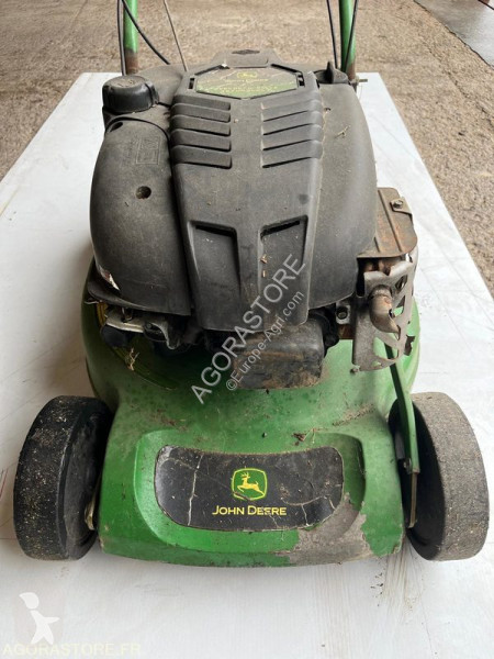 Zonas verdes John Deere R47VB