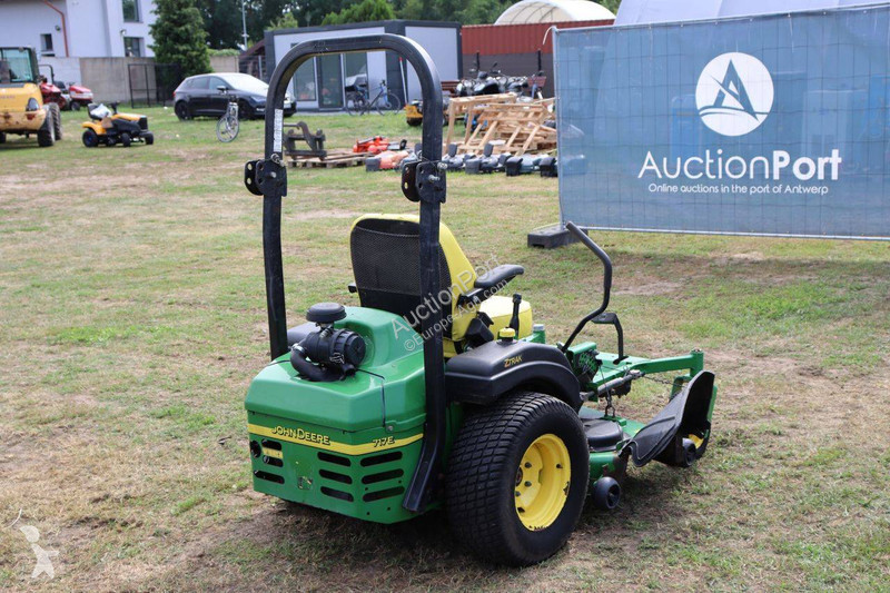 Zonas verdes John Deere ZTRAK 717E
