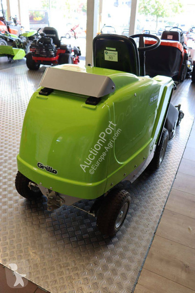 Zonas verdes Grillo FD 220R