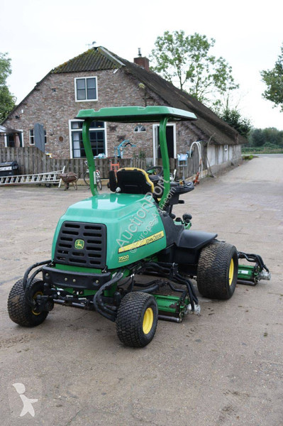 Zelené plochy John Deere 7500 PC FM