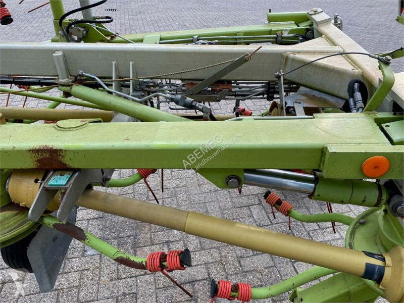 Zonas verdes jardins Claas volto 1050T