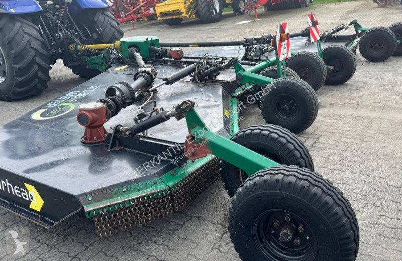 Zonas verdes jardins Spearhead  Stubble Master 730