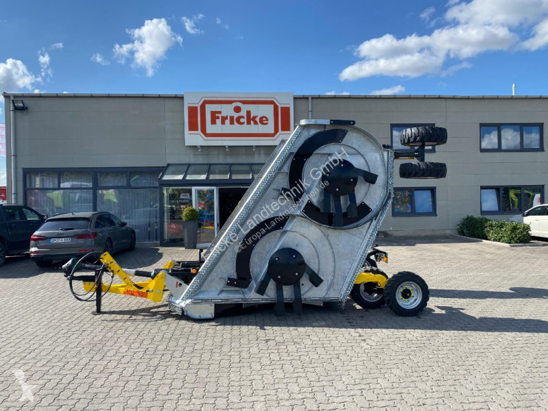 Grönområden Bednar-Strom  Mulcher MM 7000