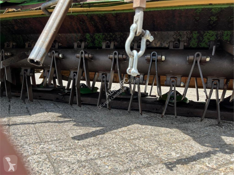 Zonas verdes jardins Krone EC 320 CV Float