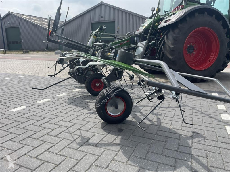 Kosenie lúk a sušenie sena Fendt Lotus 770