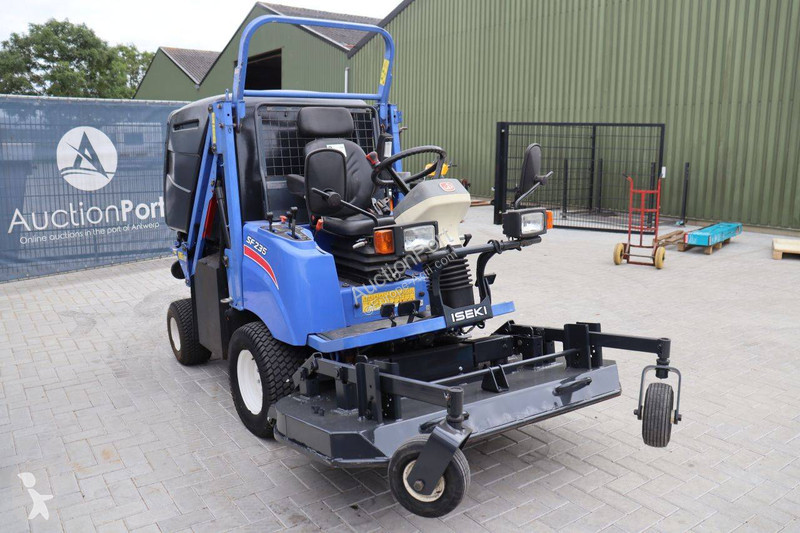 Espaces verts Iseki SF235