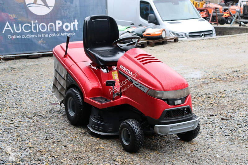 Espaces verts Honda HF 2317