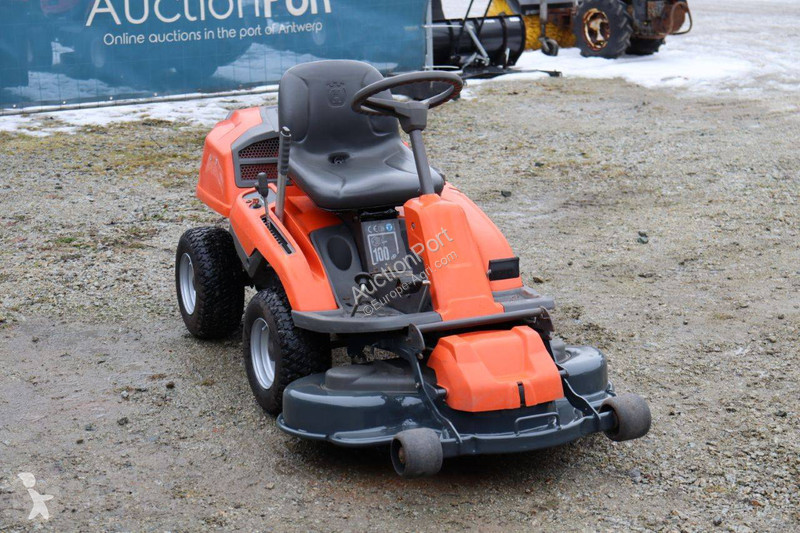 Zonas verdes Husqvarna R216 AWD
