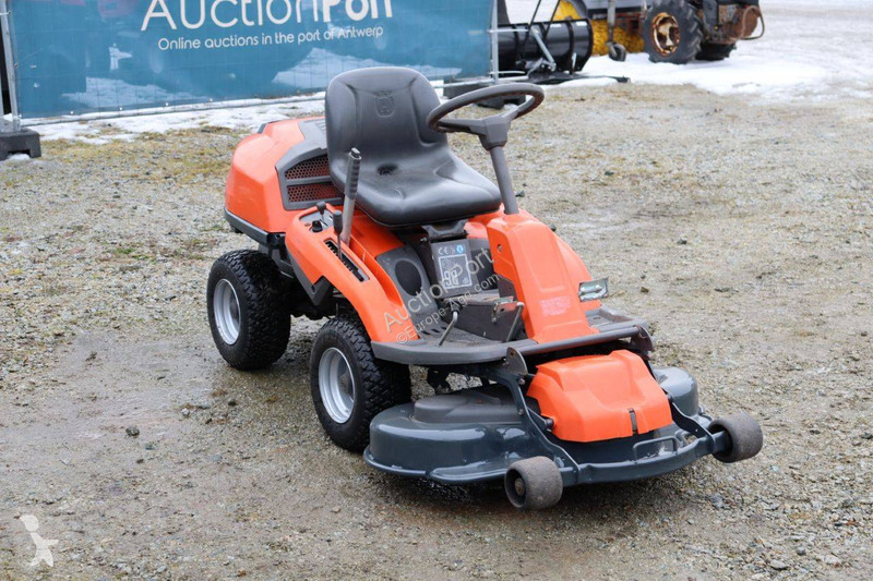 Zonas verdes Husqvarna R215TH