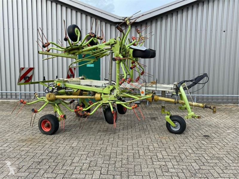 Zonas verdes jardins Claas volto 1050T