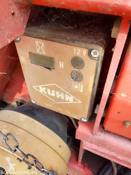 Espaces verts Kuhn HE 4951 P