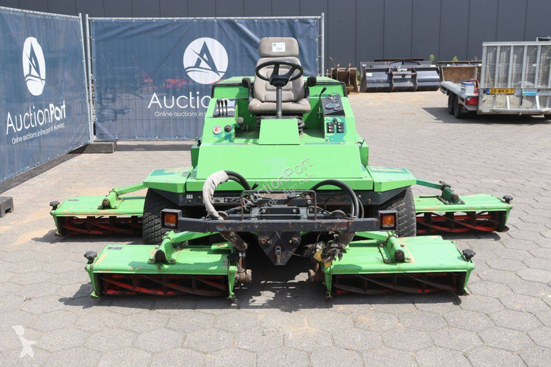 مساحات خضراء Ransomes Commander
